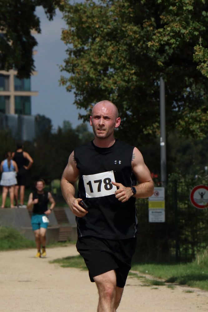 Kevin corriendo un maratón